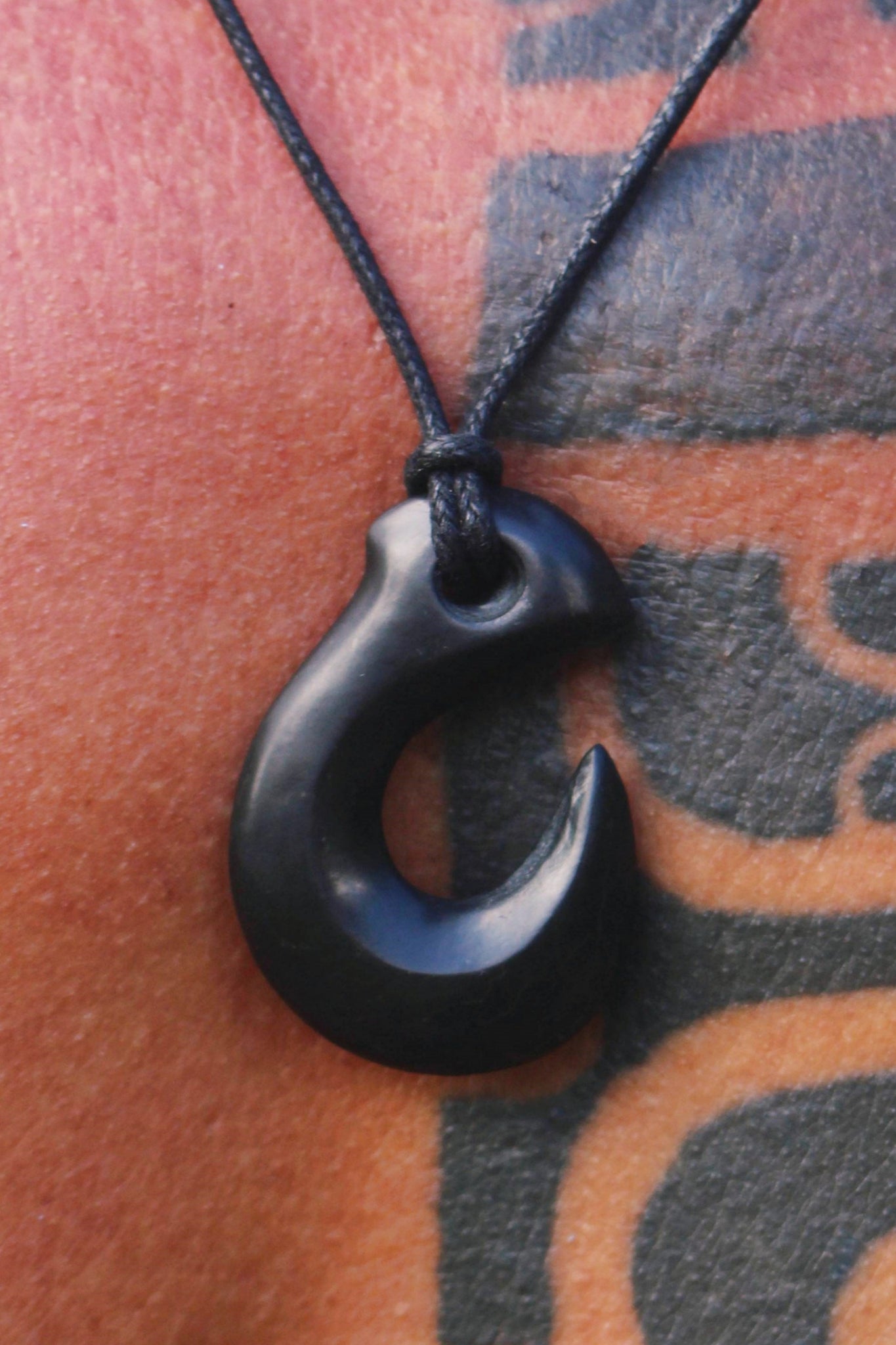 Metau kee kee (Black hook)