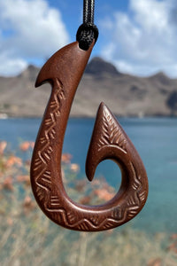 Marquesan hook necklace