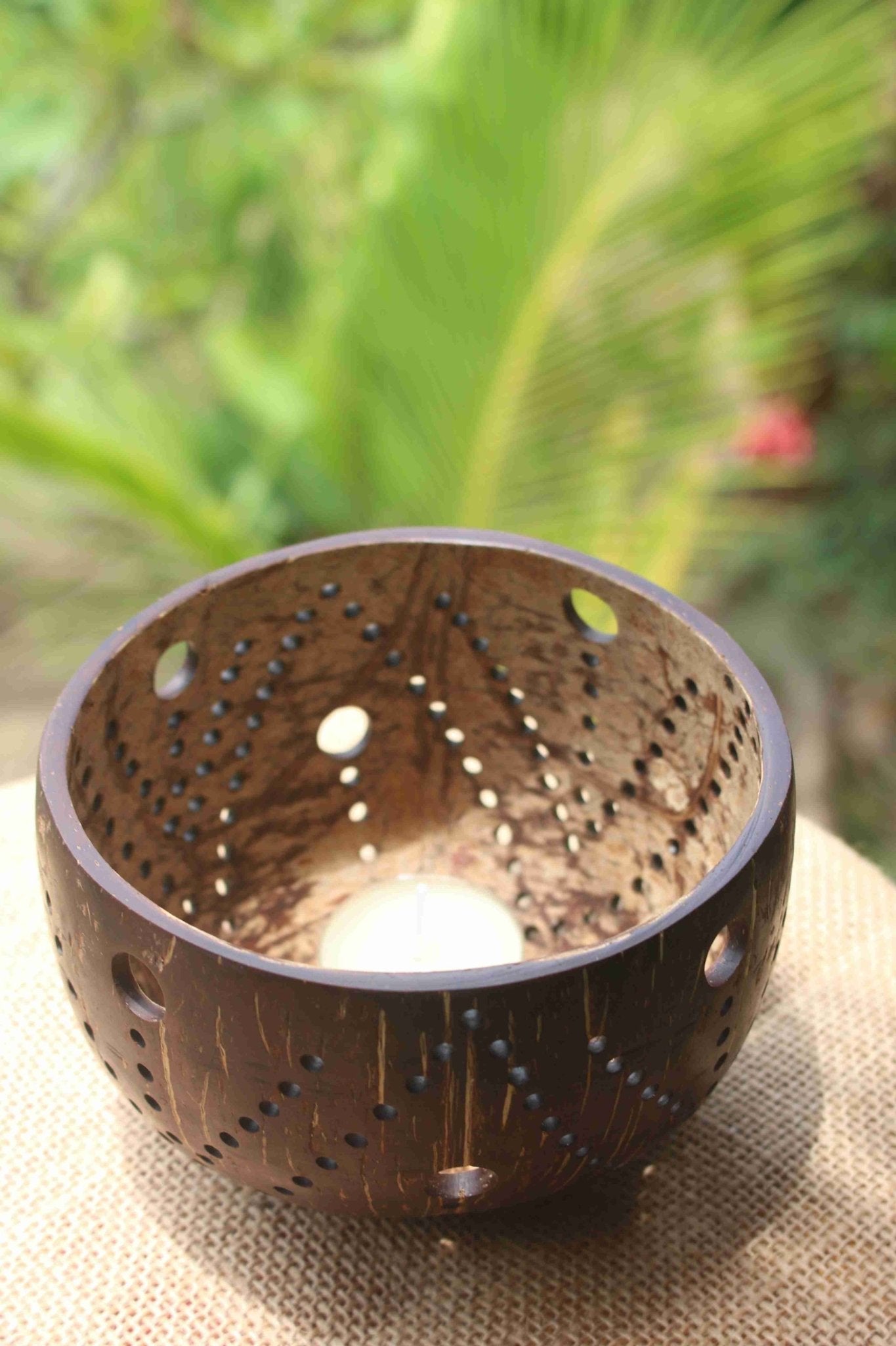 Coconut candle holder - Tahia - Cannibal Art