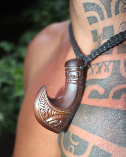 Henua Enana Metau (Marquesan hook) - Cannibal Art