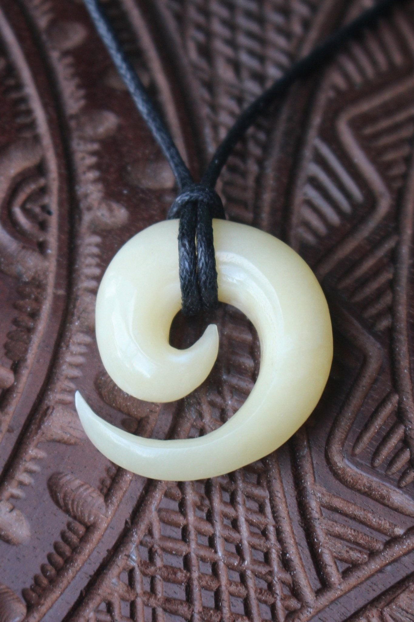Koata ivi (Spiral made in bone) - Cannibal Art