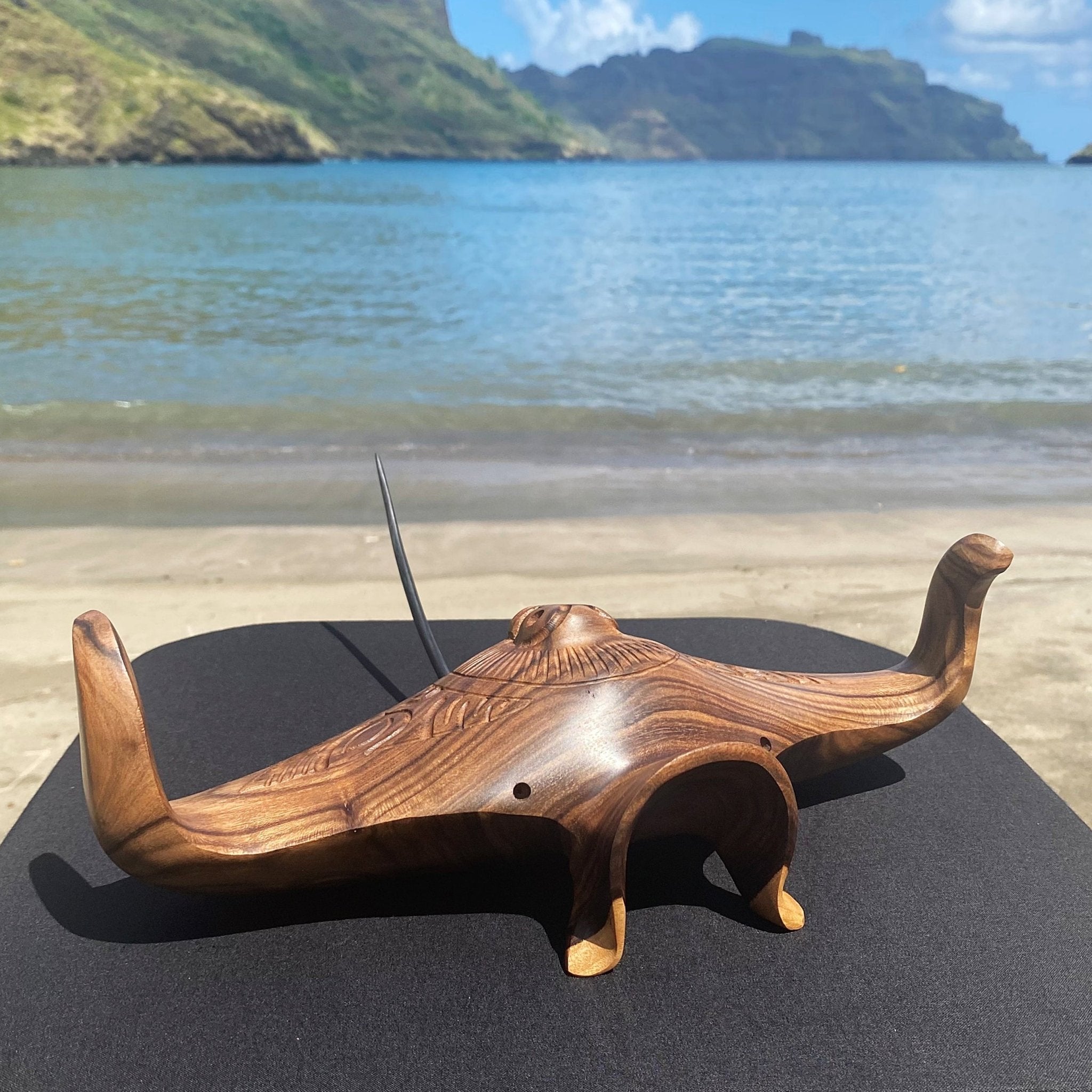 Marquesan manta ray – Cannibal Art