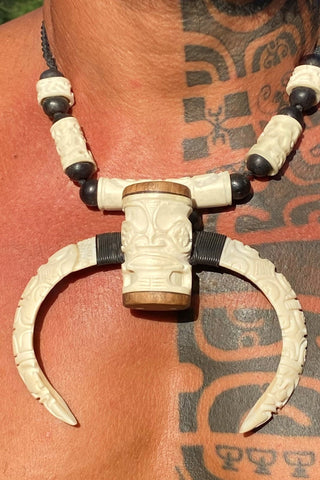 Ula Nifo Puaa Hog Tusk Polynesian Hawaiian Necklace With - Etsy | Tusk  necklace, Hawaiian necklace, Hook necklace