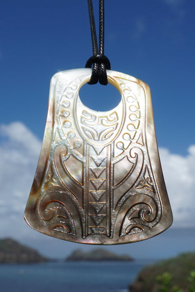 Marquesan mother of pearl necklace