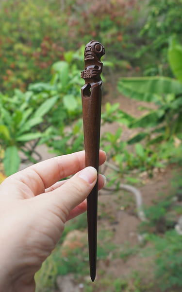 Tiki hair pick