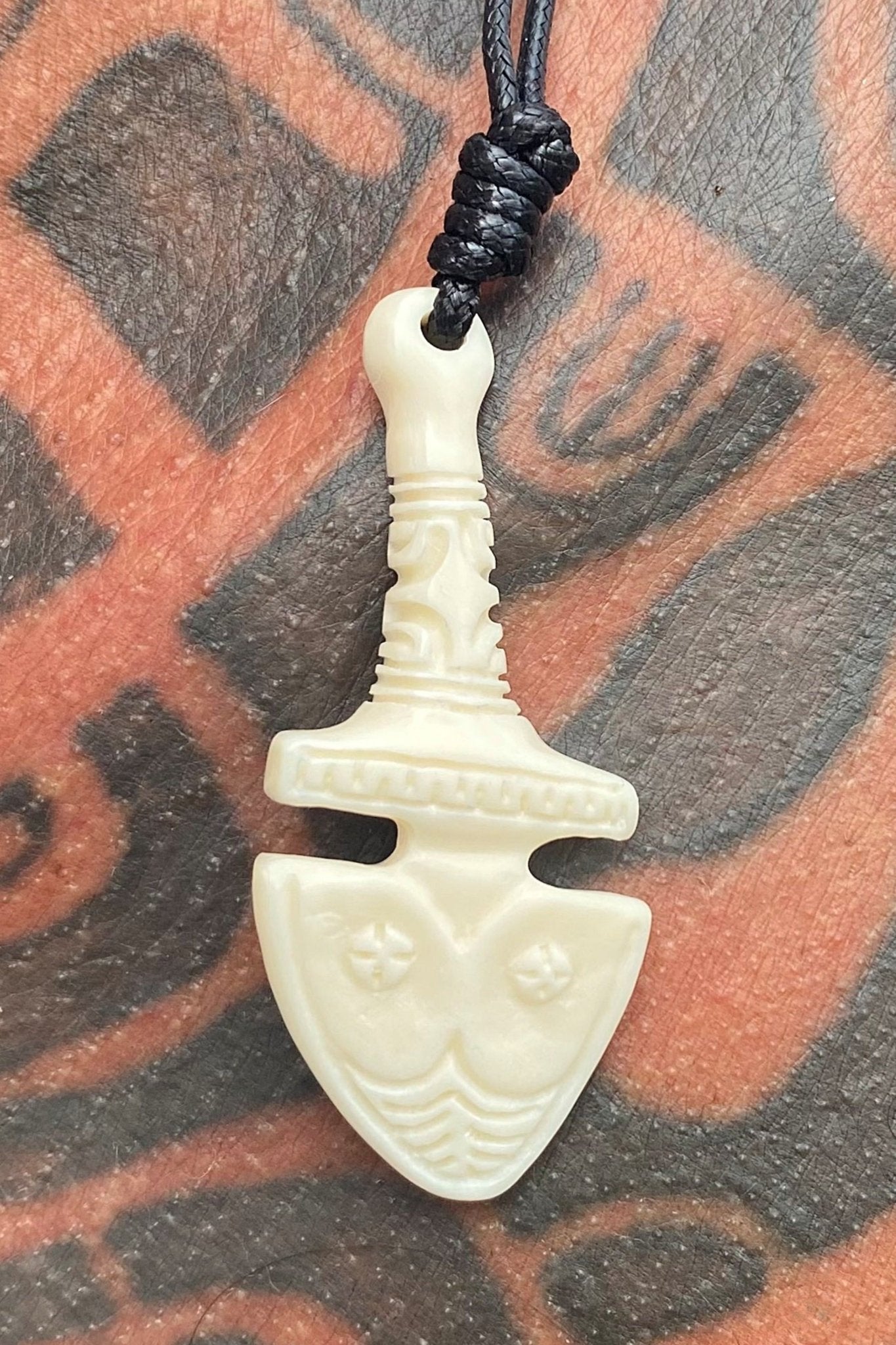 U'u necklace (war club) - Cannibal Art